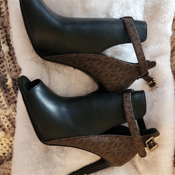 MICHAEL Michael Kors Shoes - MICHAEL Michael Kors Black and Brown Peep-Toe Heels